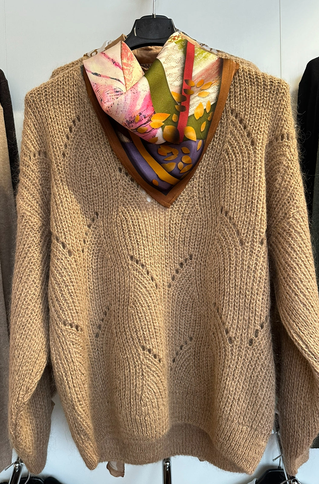 KARAMELLFARGET BRUN KID MOHAIR GENSER