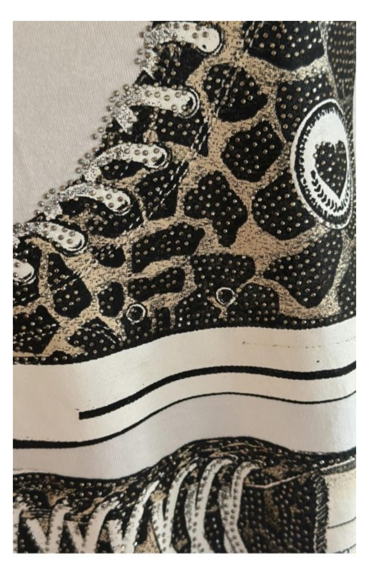 SNEAKERS SWEATERS